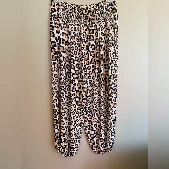 Victoria's Secret Leopard Print Pajama Set - Picture 9 of 14